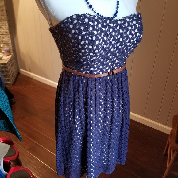 Cute strapless dress - Picture 2 of 8